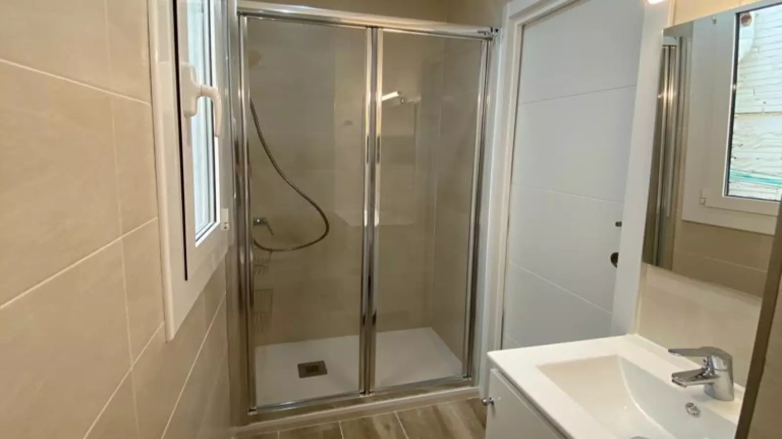 Piso de 3 dormitorios amueblado en Gràcia, 55 m² · 3