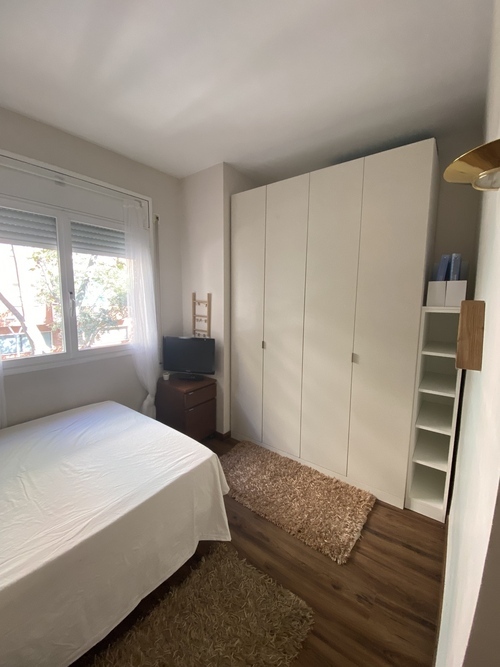 Room in a 2-person shared flat in Eixample · 3