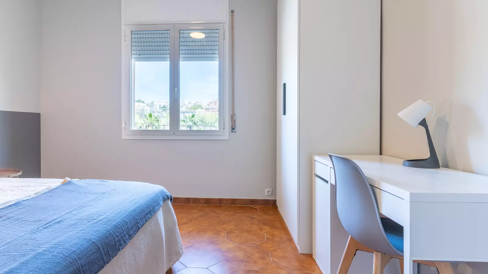 Habitación amueblada en piso compartido de 5 personas en Horta-Guinardó · 2