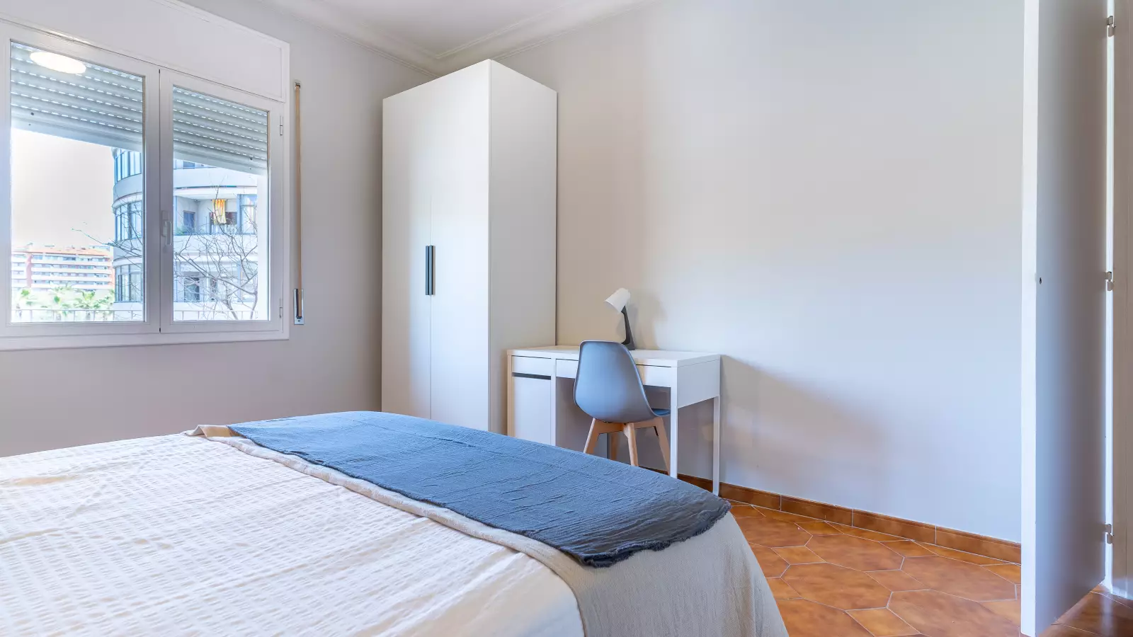 Habitación amueblada en piso compartido de 5 personas en Horta-Guinardó · 3
