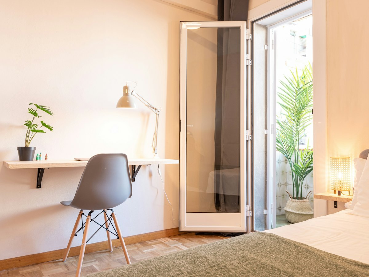 Habitación amueblada en piso compartido de 6 personas en Eixample · 2