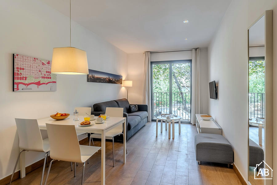 Piso de 3 dormitorios amueblado en Eixample, 68 m² · 2