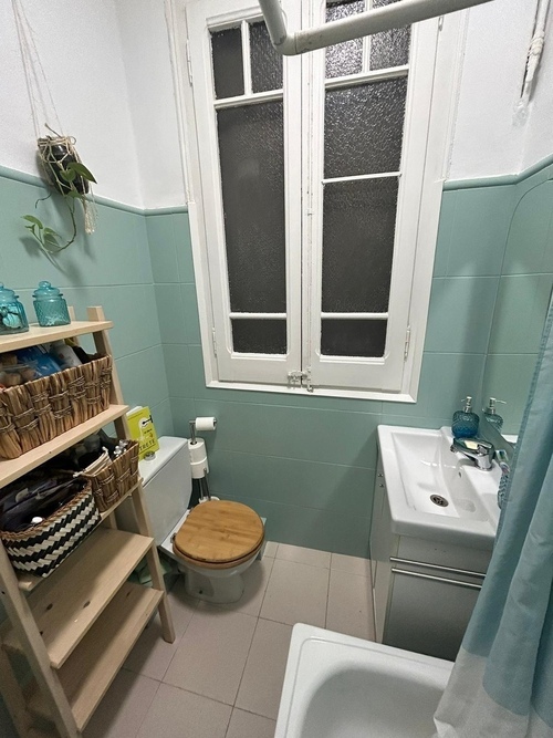 Room in a shared flat in Eixample · 4