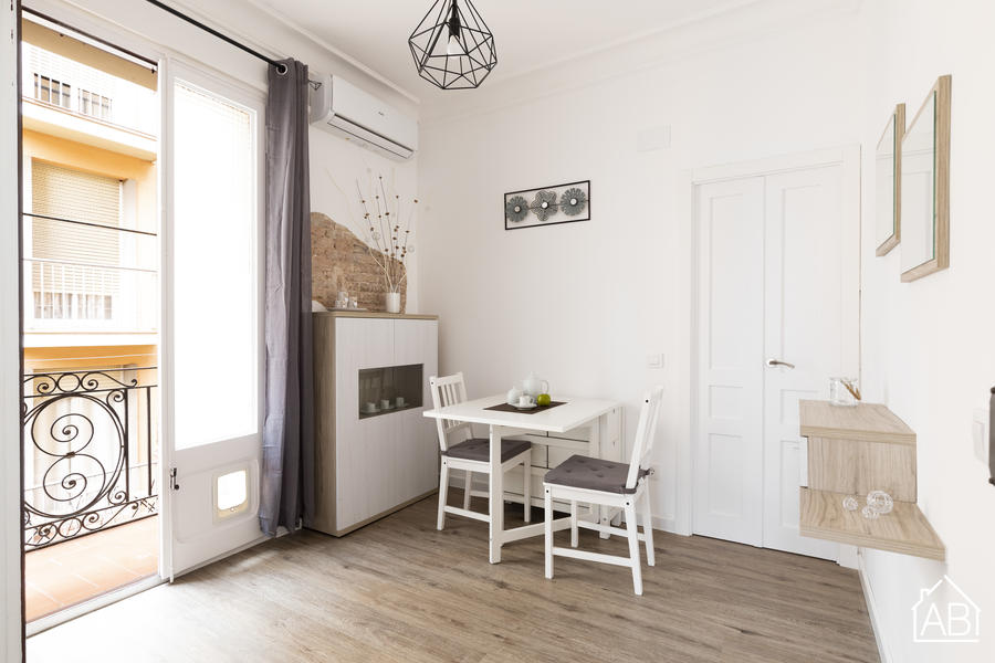 Furnished 2-bedroom flat in Ciutat Vella, 32 m² · 2