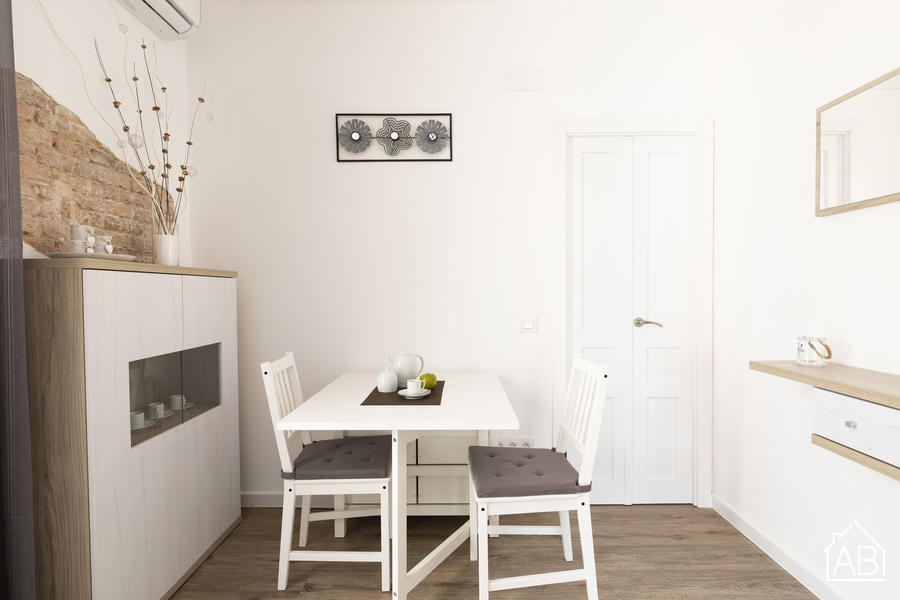 Furnished 2-bedroom flat in Ciutat Vella, 32 m² · 3