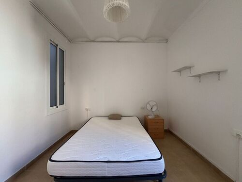 Habitación en piso compartido de 3 personas en Gràcia · 2