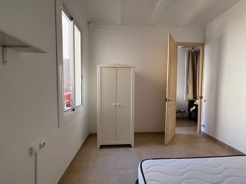 Habitación en piso compartido de 3 personas en Gràcia · 3