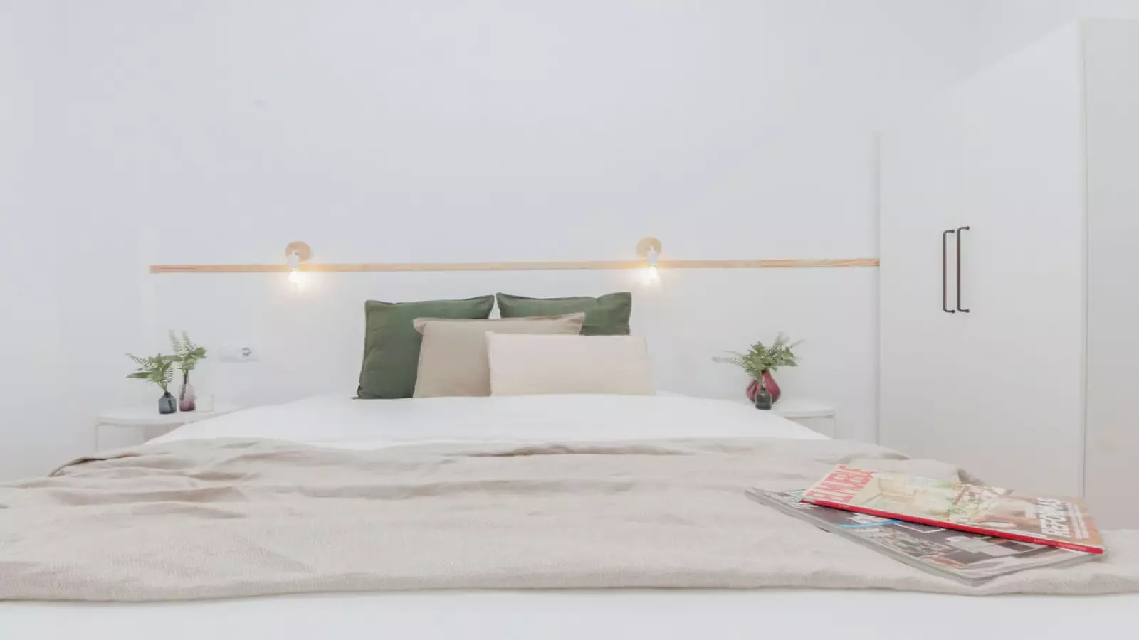 Habitación amueblada en piso compartido de 7 personas en Gràcia · 2