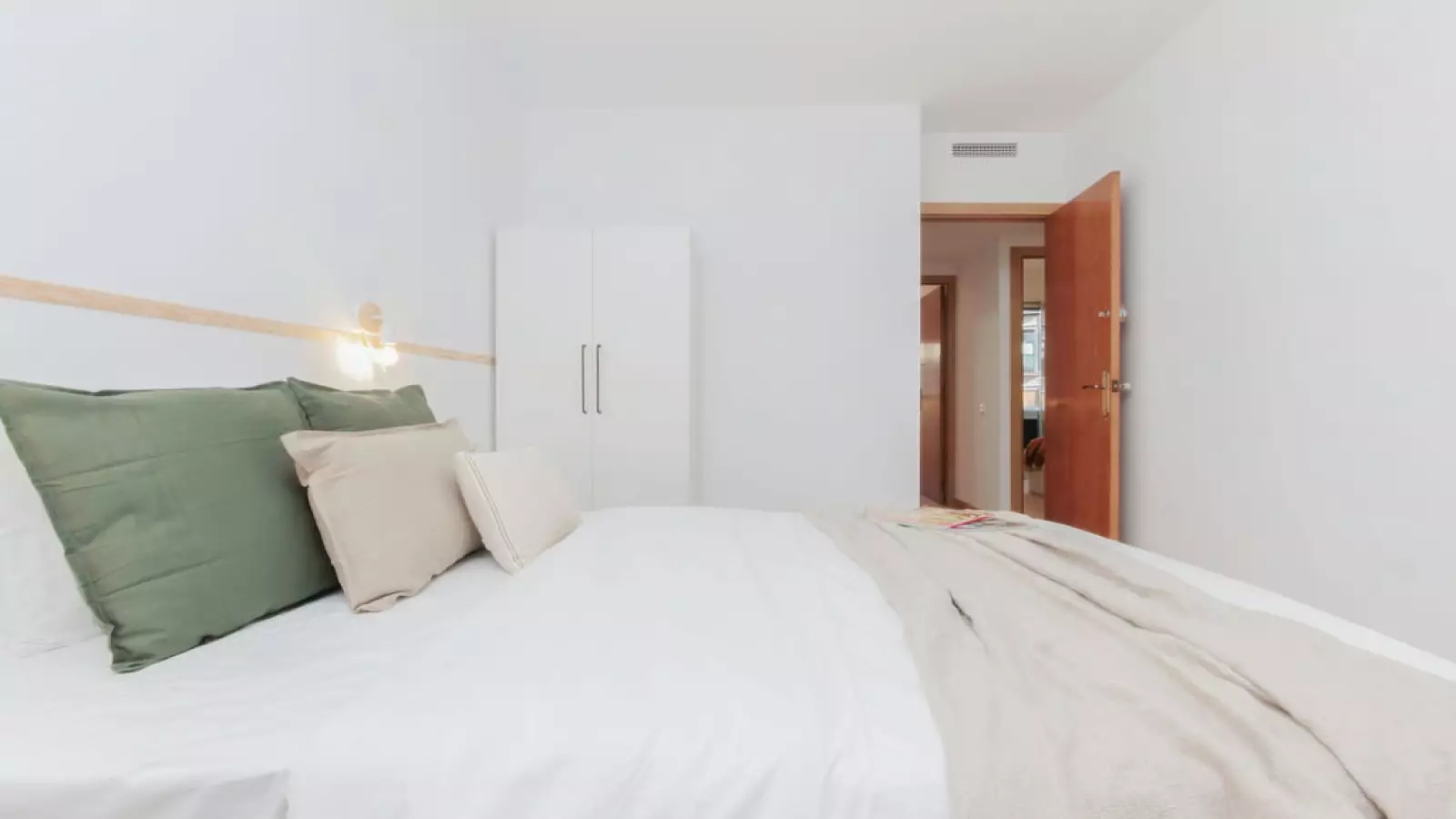 Habitación amueblada en piso compartido de 7 personas en Gràcia · 4