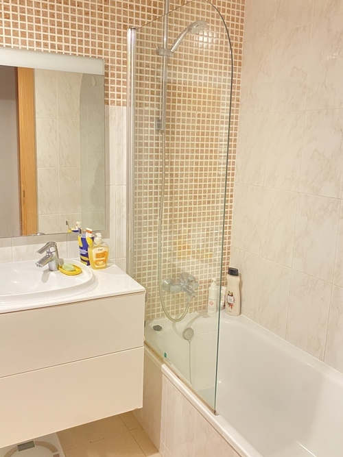 Room in a 3-person shared flat in Ciutat Vella · 4