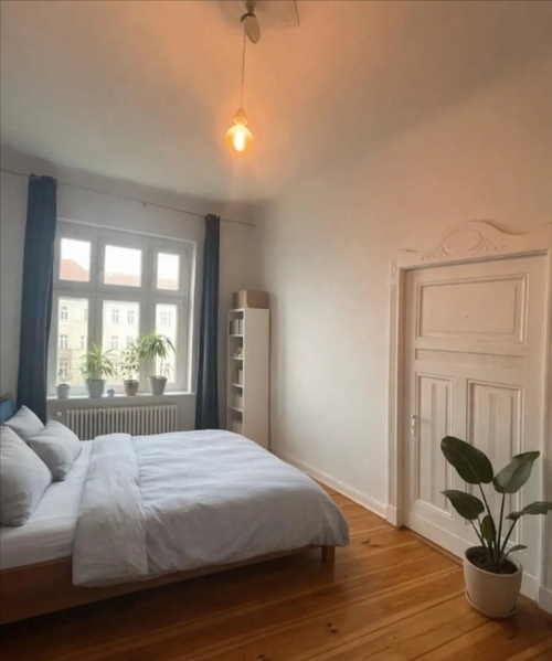 Room in a 4-person shared flat in Eixample · 3