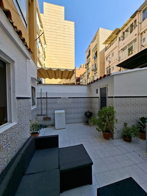 Room in a 2-person shared flat in Gràcia · 2