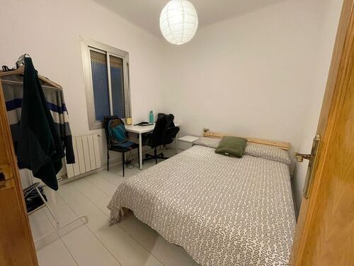 Room in a 2-person shared flat in Sant Martí · 2