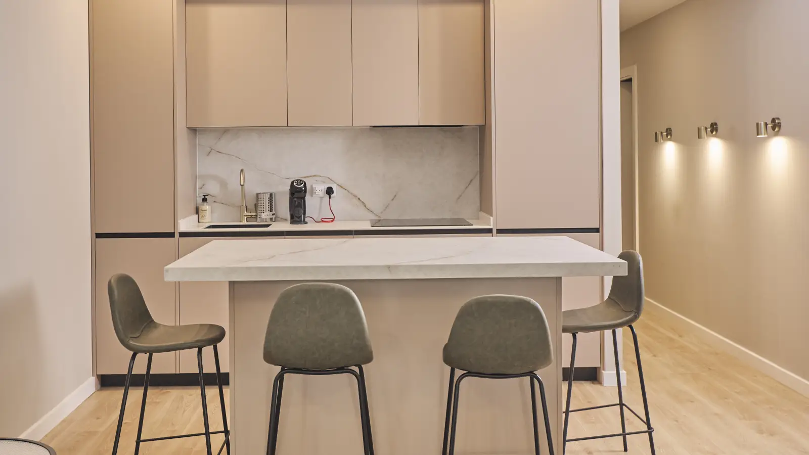 Furnished 3-bedroom flat in Eixample, 94 m² · 4