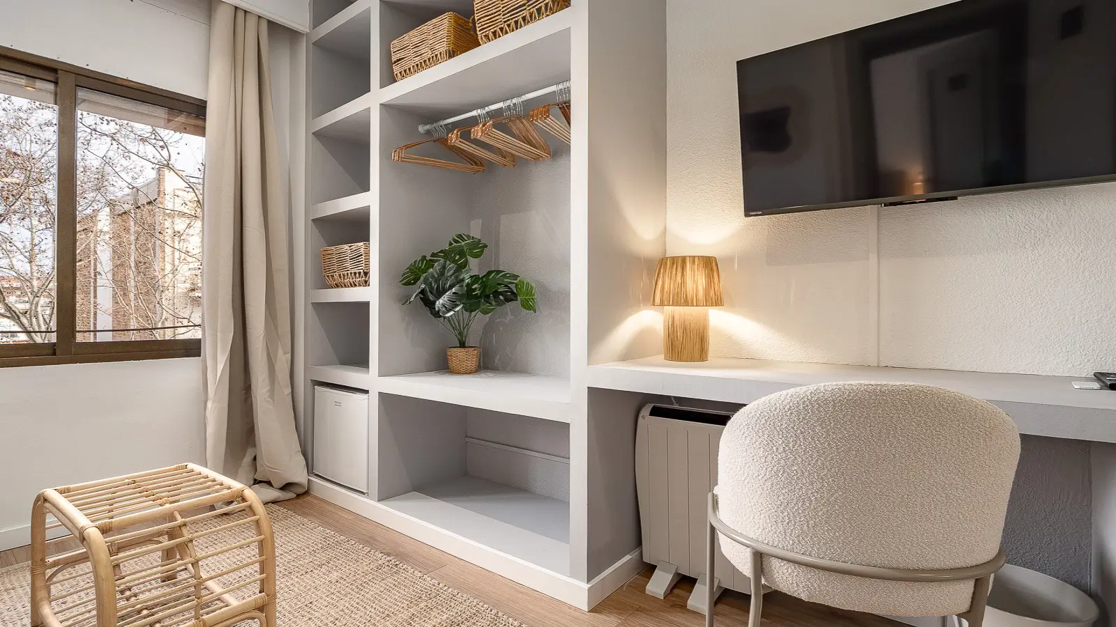 Furnished room in a 4-person shared flat in Sant Martí · 3
