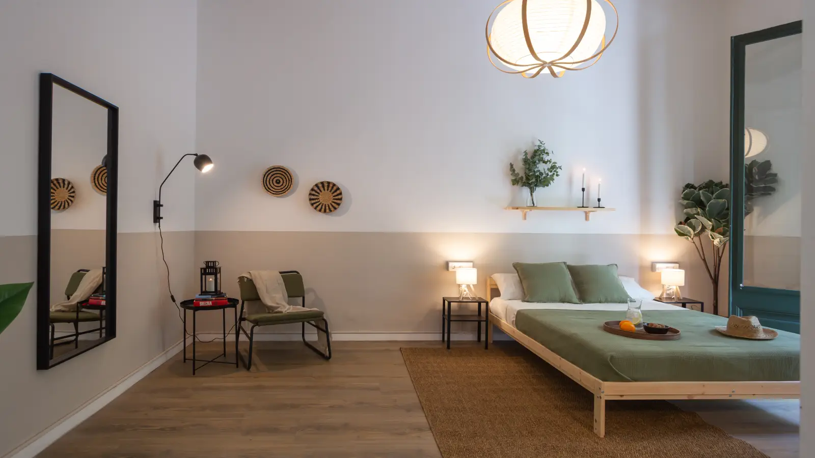 Furnished room in a shared flat in Eixample · 3