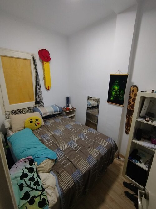 Room in a 2-person shared flat in Ciutat Vella · 3