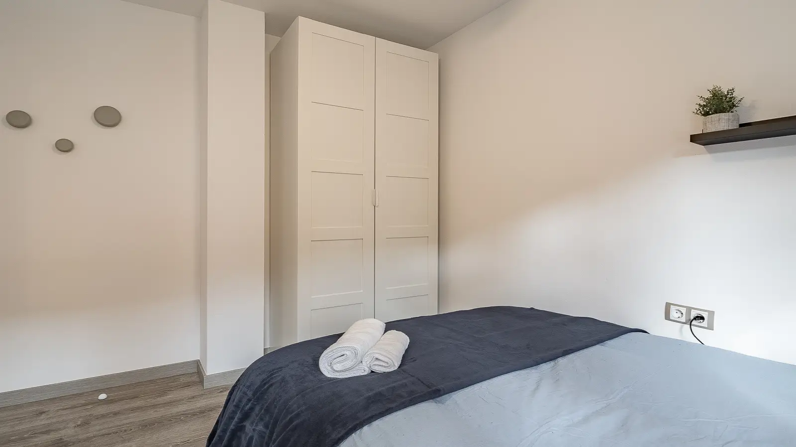Furnished room in a shared flat in Sant Cugat · 4