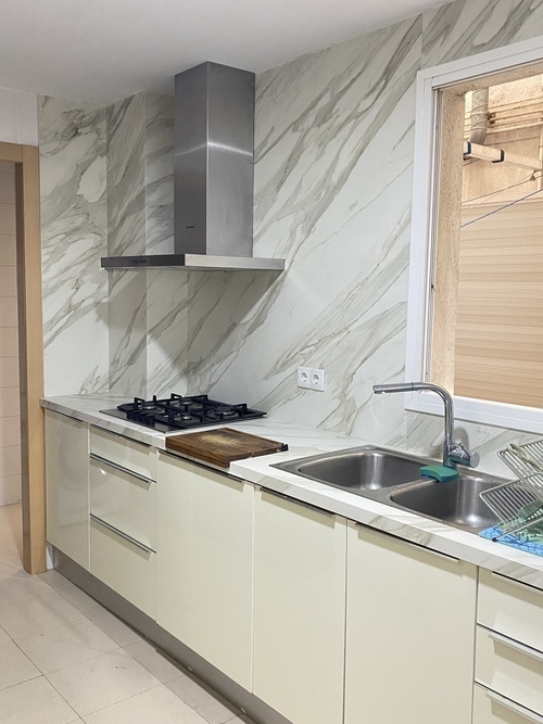 Room in a 3-person shared flat in Ciutat Vella · 3
