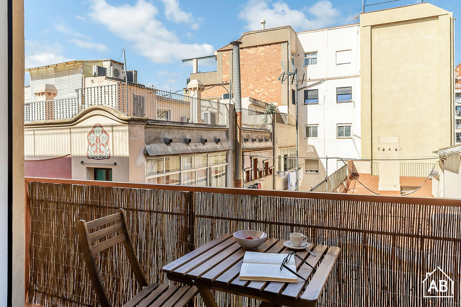 Piso de 4 dormitorios amueblado en Gràcia, 59 m² · 2