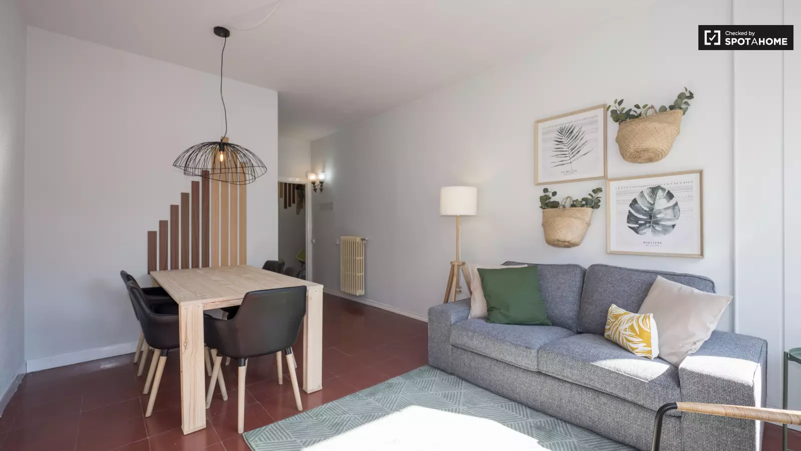 Furnished room in a 4-person shared flat in Gràcia · 4