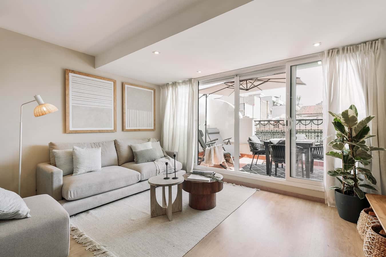 Furnished 2-bedroom flat in Eixample, 61 m² · 2
