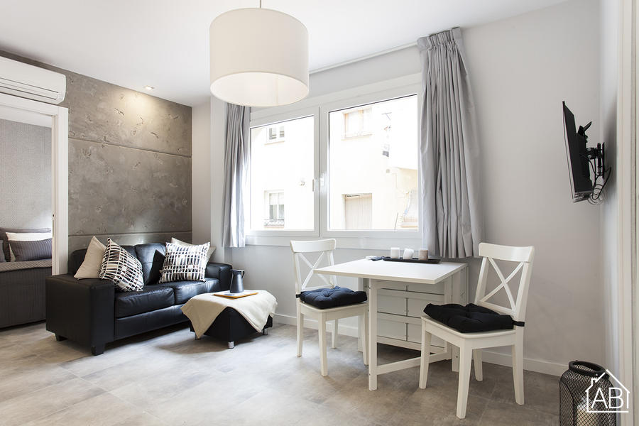 Furnished 2-bedroom flat in Ciutat Vella, 32 m² · 3