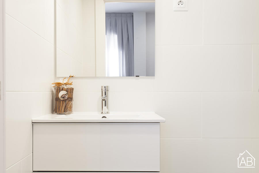 Furnished 2-bedroom flat in Ciutat Vella, 32 m² · 4