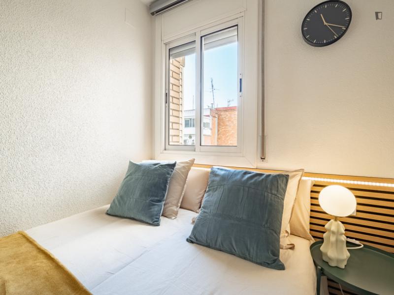 Furnished room in a 3-person shared flat in L'Hospitalet · 2