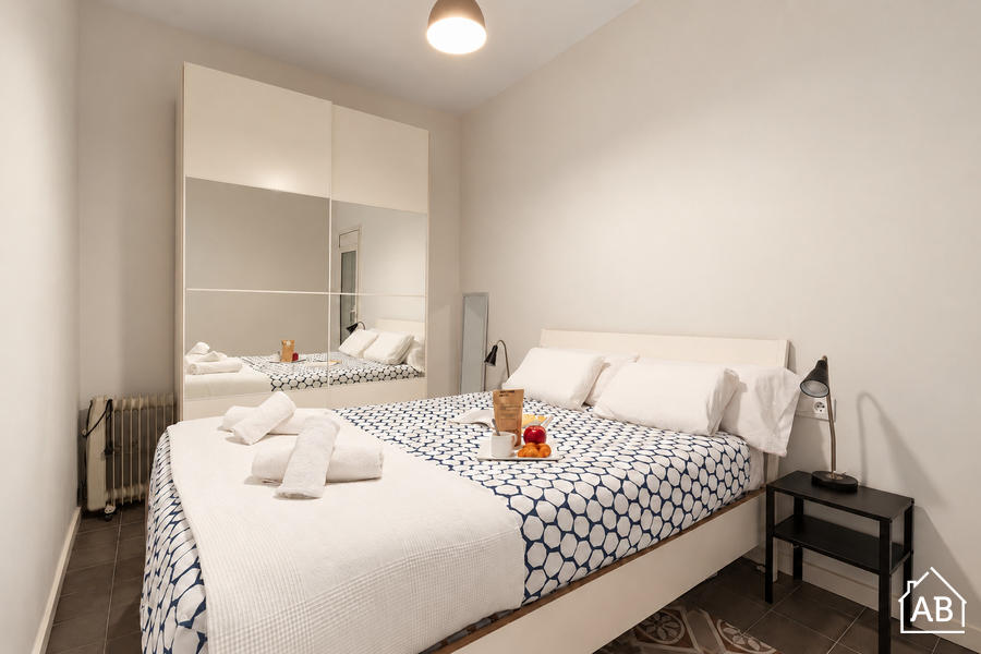 Furnished 2-bedroom flat in Ciutat Vella, 32 m² · 4