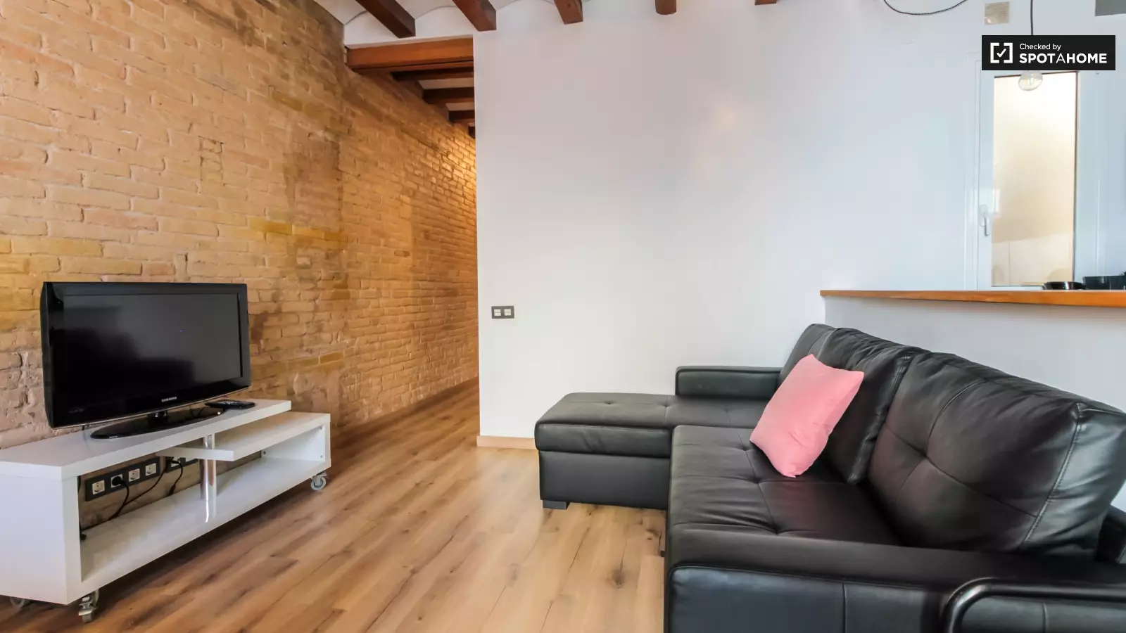 Furnished 3-bedroom flat in Sants-Montjuïc, 90 m² · 2