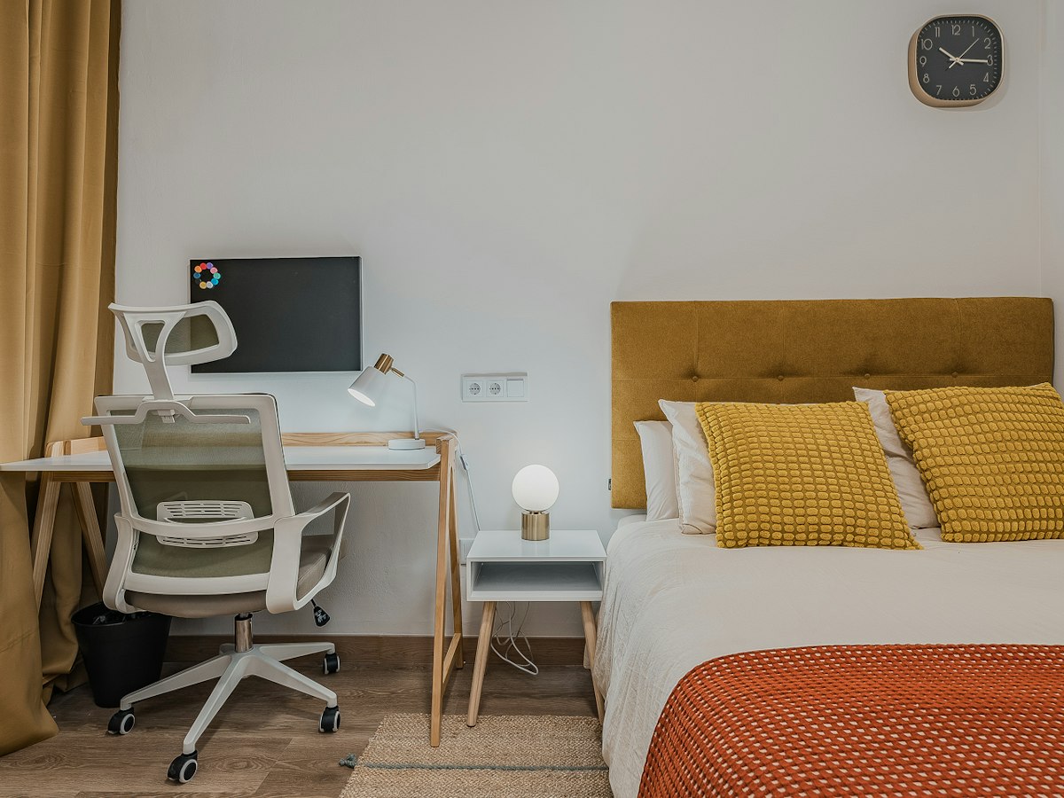 Furnished room in a 7-person shared flat in L'Hospitalet · 3