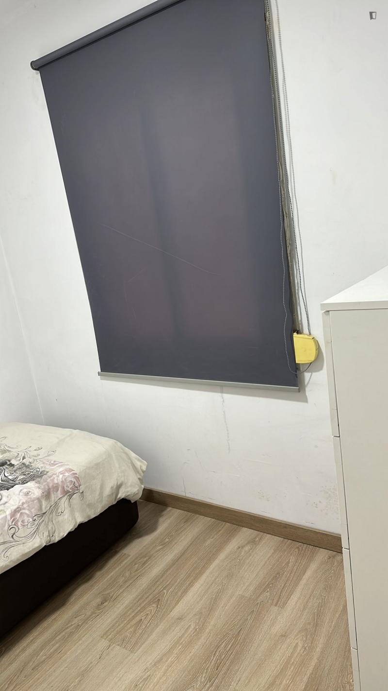 Furnished room in a 3-person shared flat in L'Hospitalet · 4