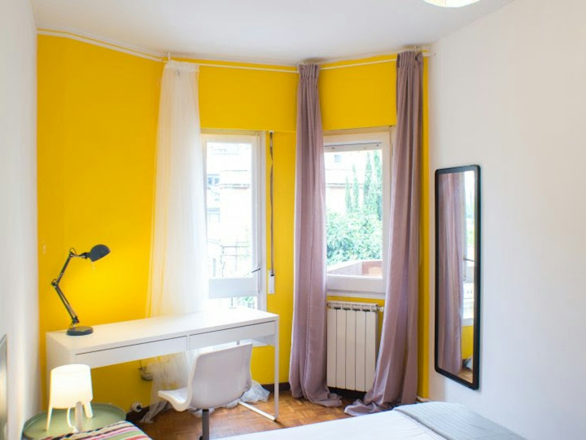Habitación amueblada en piso compartido de 6 personas en Gràcia · 3