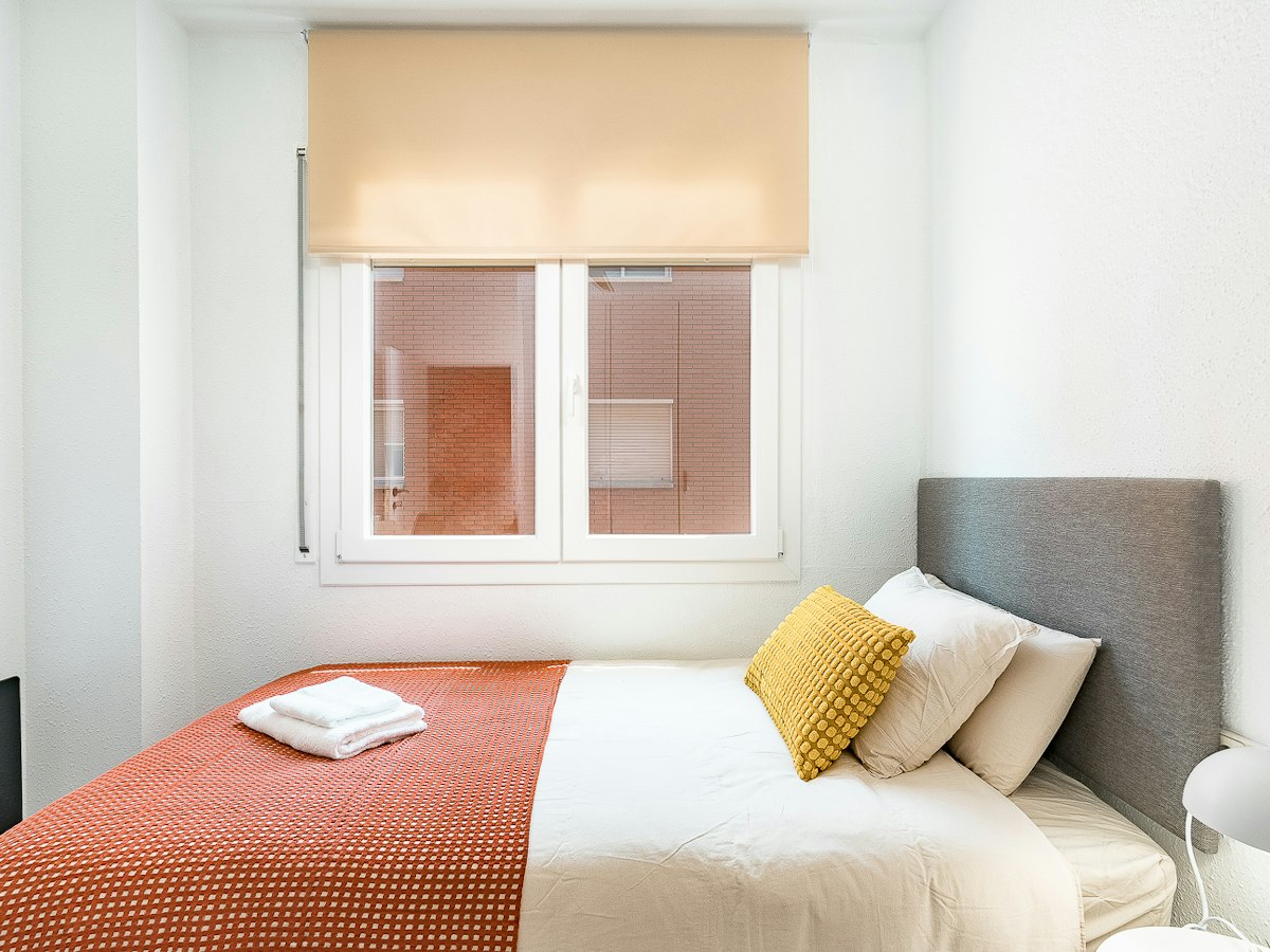 Furnished room in a 8-person shared flat in Sant Cugat · 2