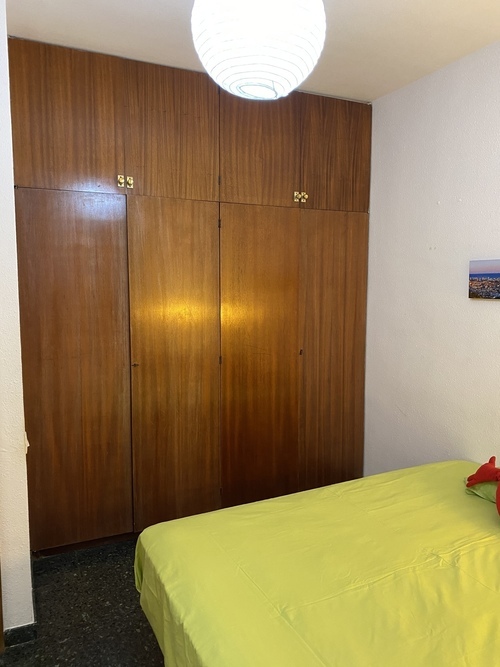 Habitación en piso compartido de 3 personas en Eixample · 3