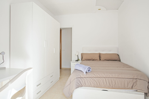 Room in a 7-person shared flat in Sants-Montjuïc · 2