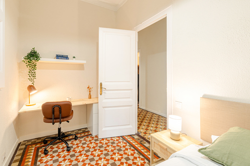 Room in a shared flat in Eixample · 2
