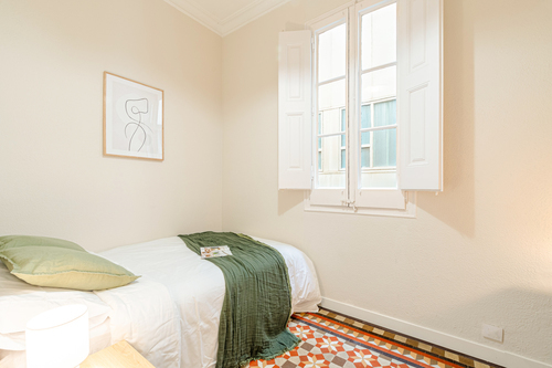 Room in a shared flat in Eixample · 3