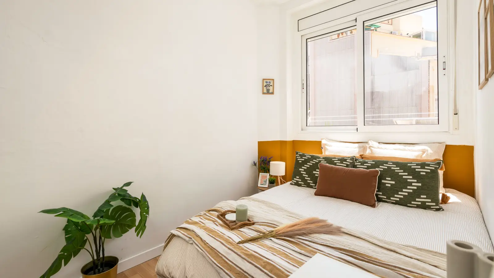 Furnished room in a shared flat in Sants-Montjuïc · 2