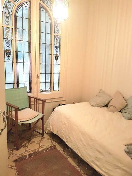 Room in a 3-person shared flat in Eixample · 4