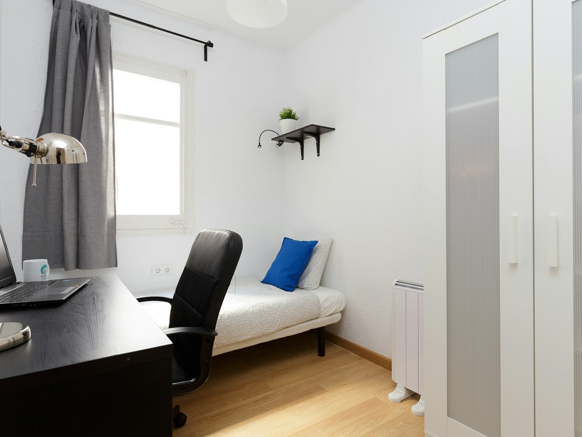 Furnished room in a 5-person shared flat in L'Hospitalet