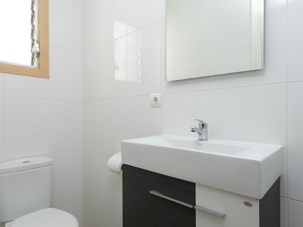 Furnished room in a 5-person shared flat in L'Hospitalet · 4