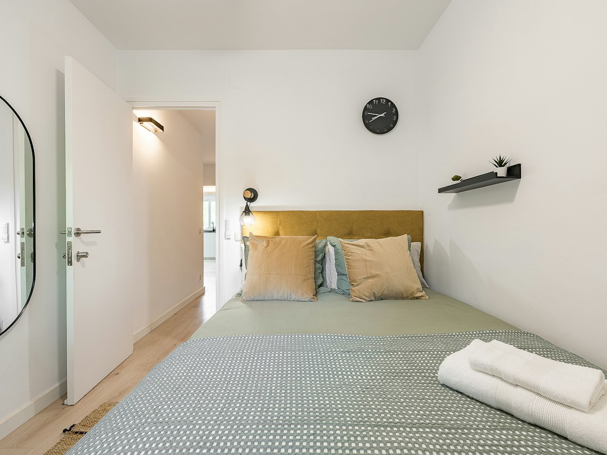 Furnished room in a 4-person shared flat in Sant Cugat · 3