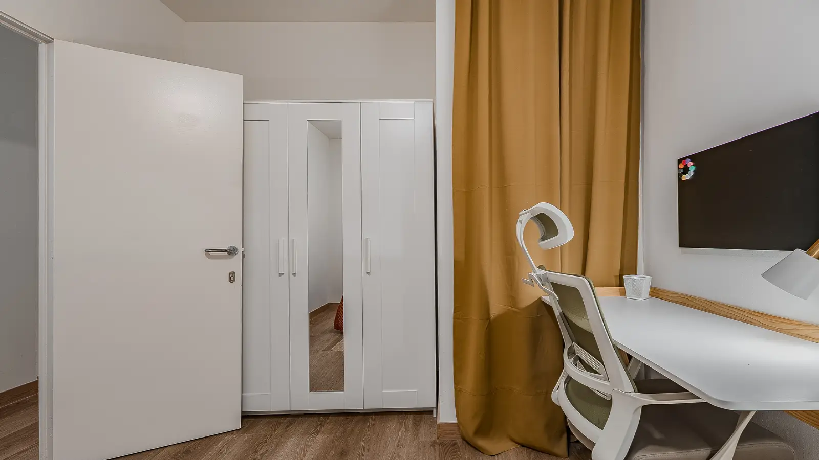 Furnished room in a shared flat in L'Hospitalet · 2