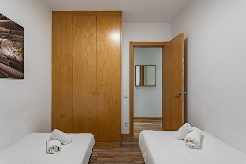 Room in a 2-person shared flat in Eixample · 3