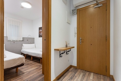 Room in a 2-person shared flat in Eixample · 4