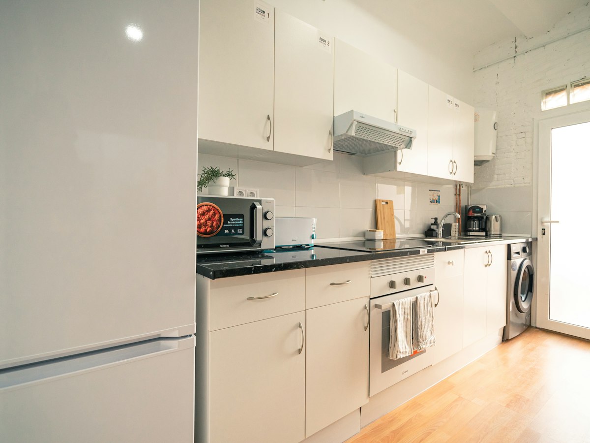 Furnished room in a 4-person shared flat in Gràcia · 4