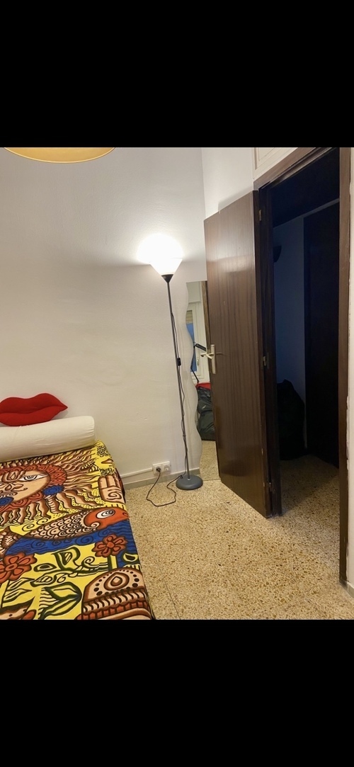 Habitación en piso compartido de 3 personas en Eixample · 4