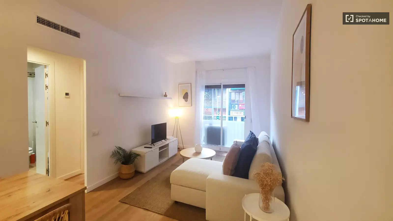 Habitación amueblada en piso compartido en Eixample · 4